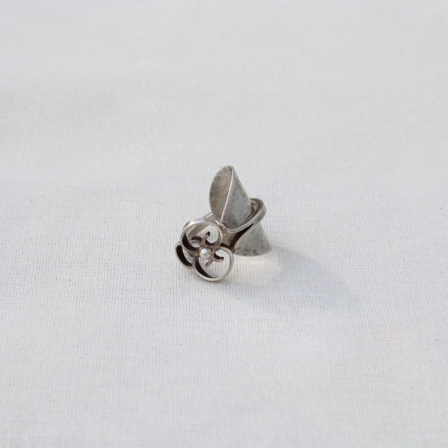 Pendant: quartz, pearls