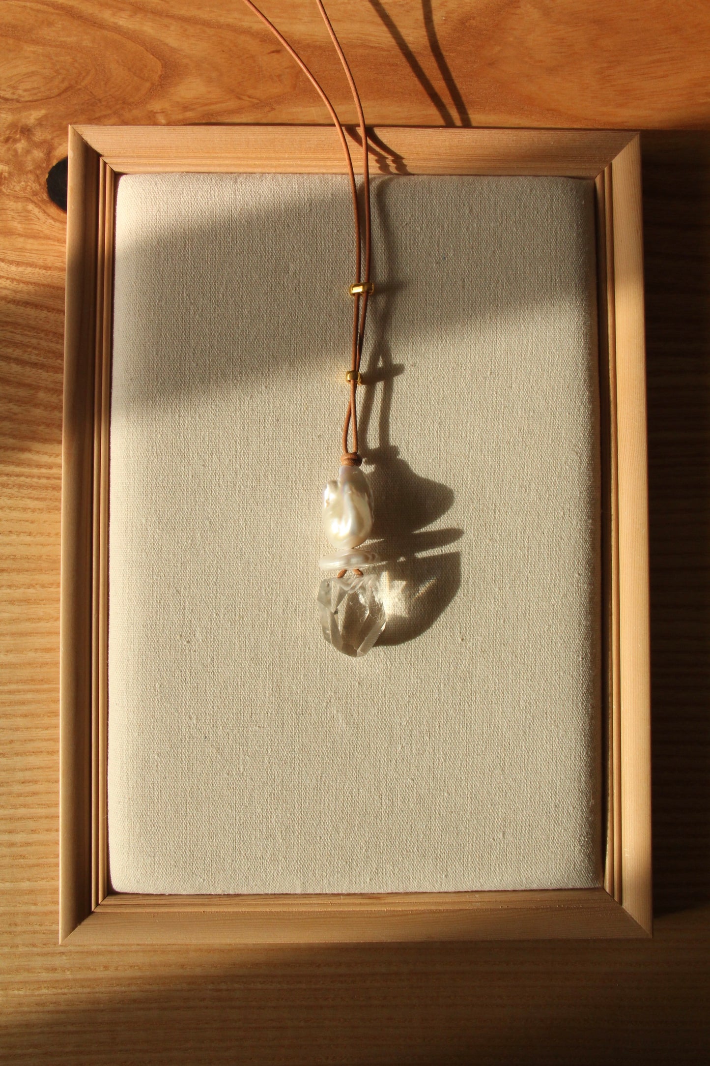 Pendant: quartz, pearls