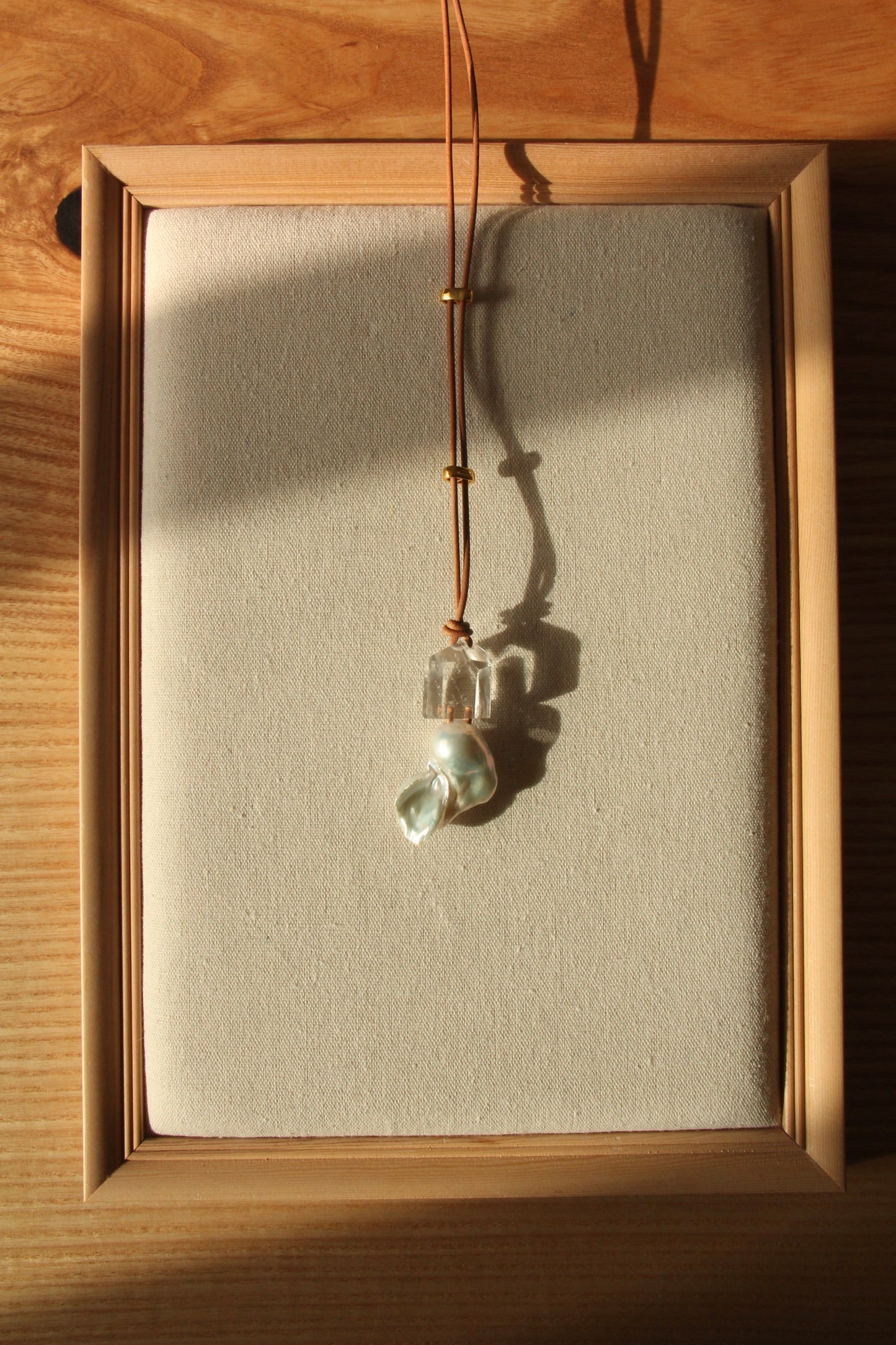 Pendant: quartz, pearls