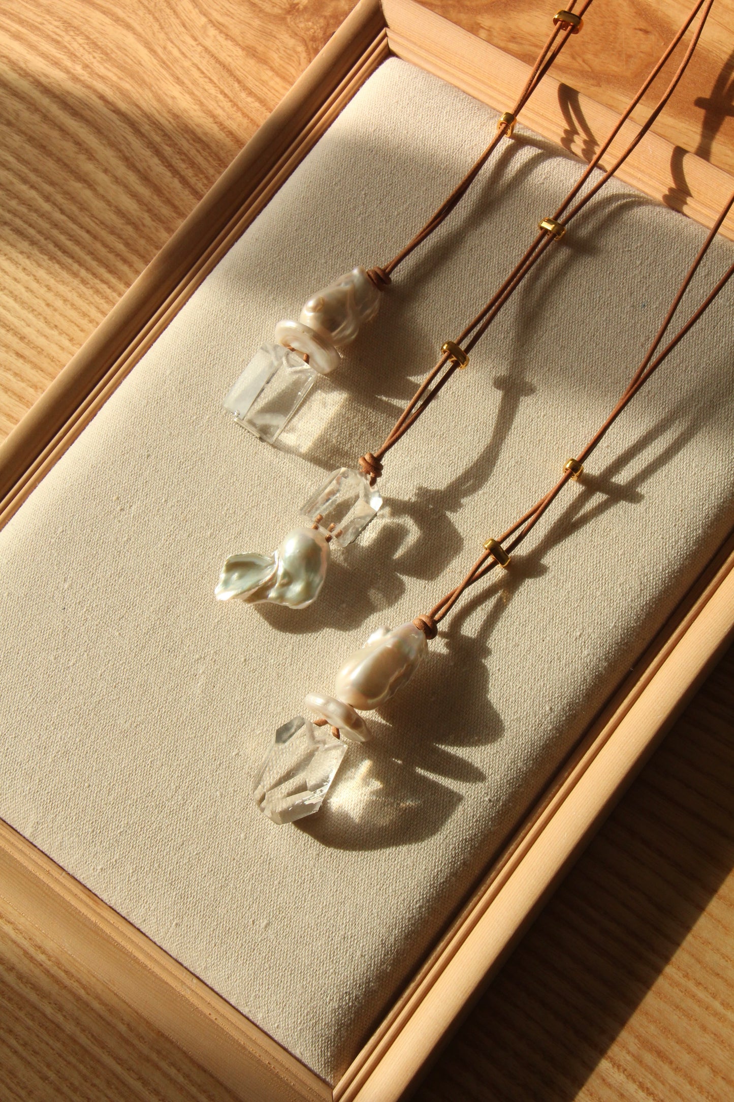 Pendant: quartz, pearls