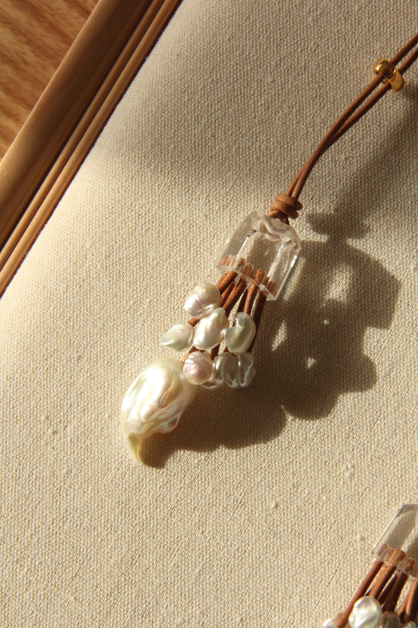 Pendant: quartz, pearls