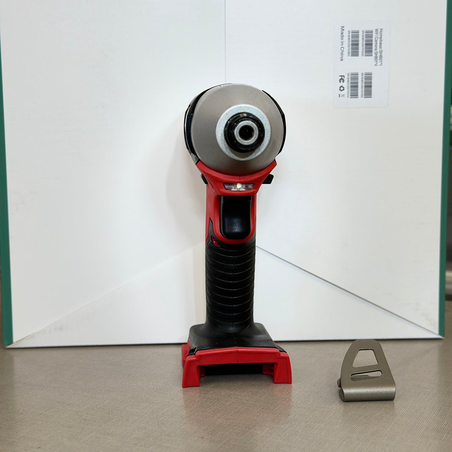 Necklace: quartz, ebony