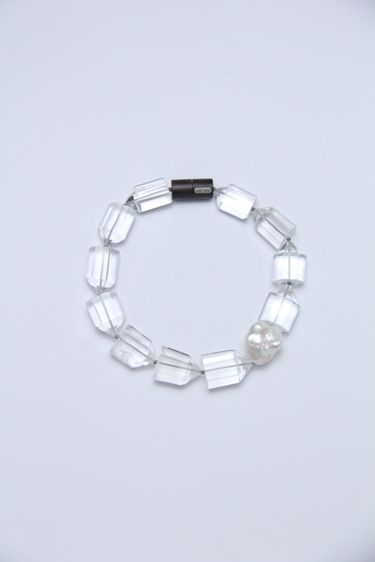 Necklace: pearls, quartz, ebony