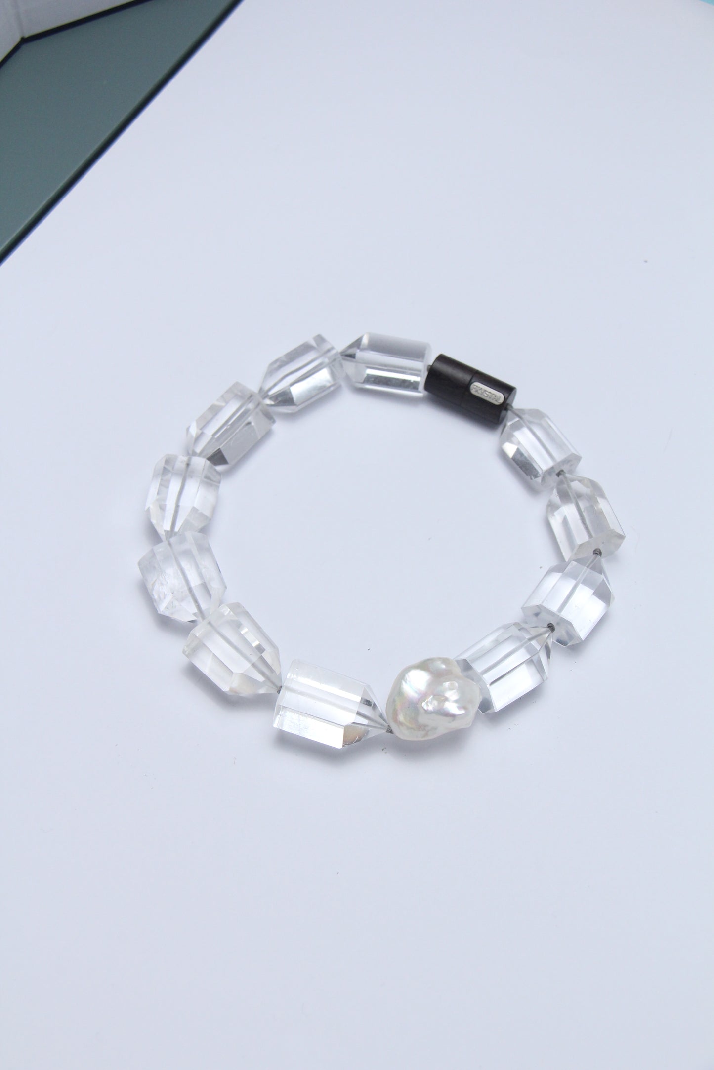 Necklace: pearls, quartz, ebony