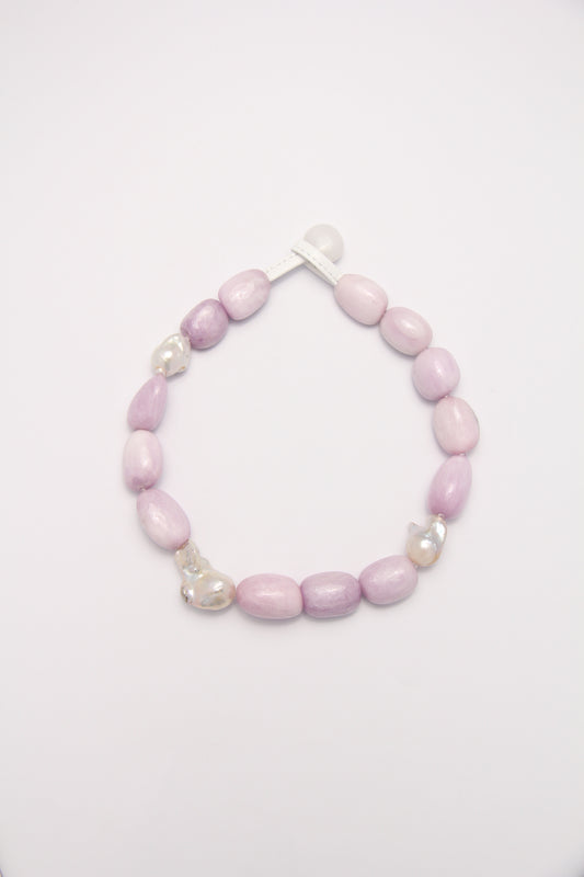 Necklace: kunzite, pearls