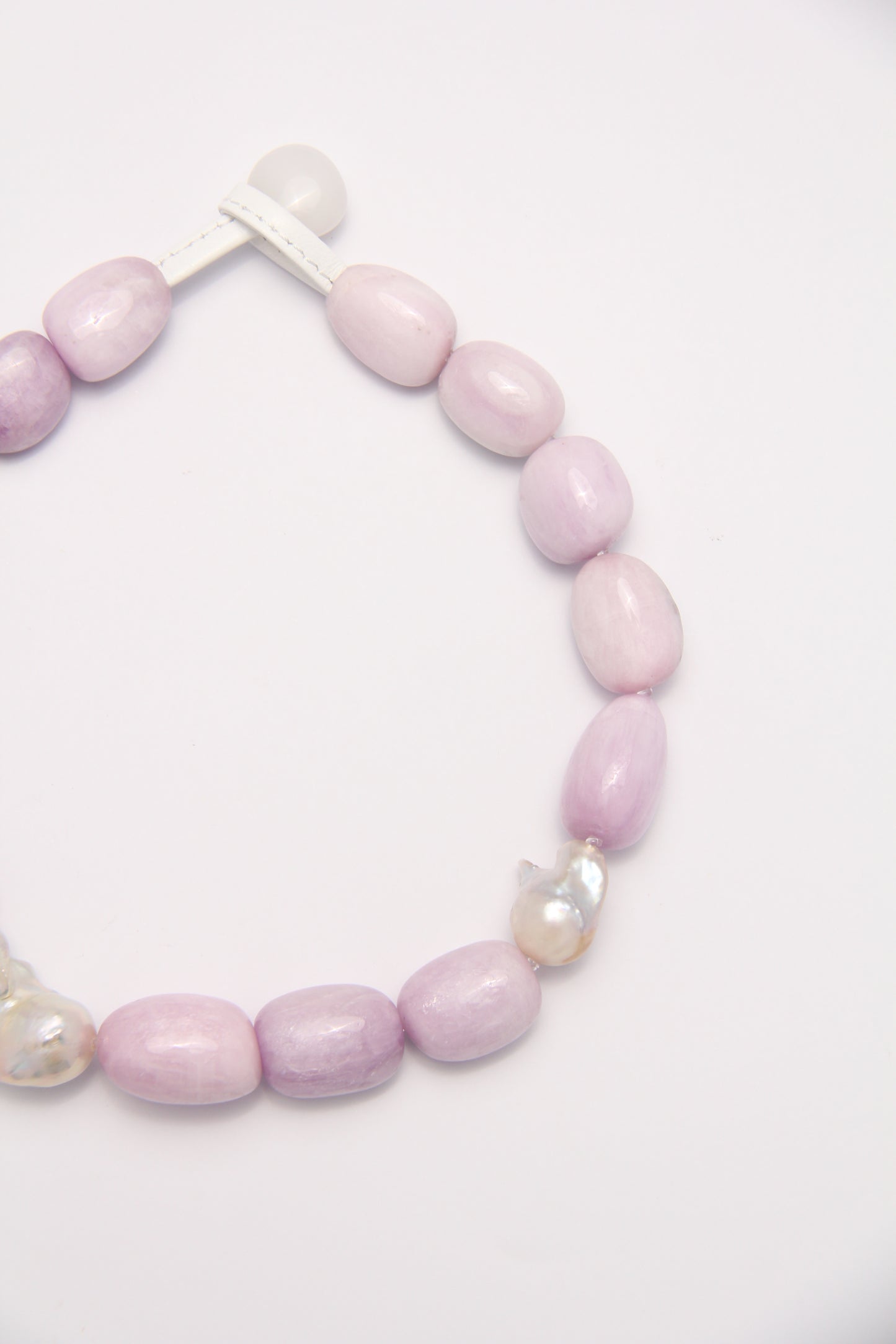 Necklace: kunzite, pearls