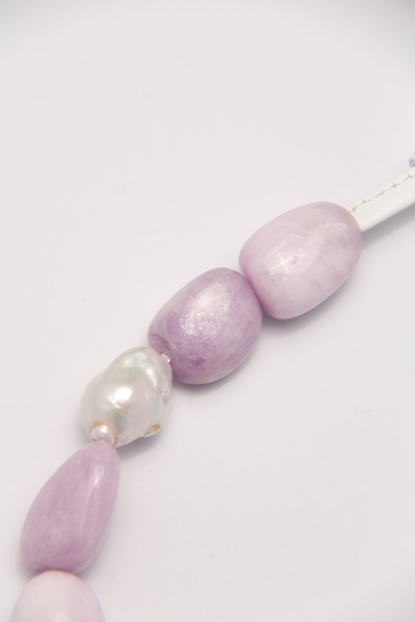 Necklace: kunzite, pearls