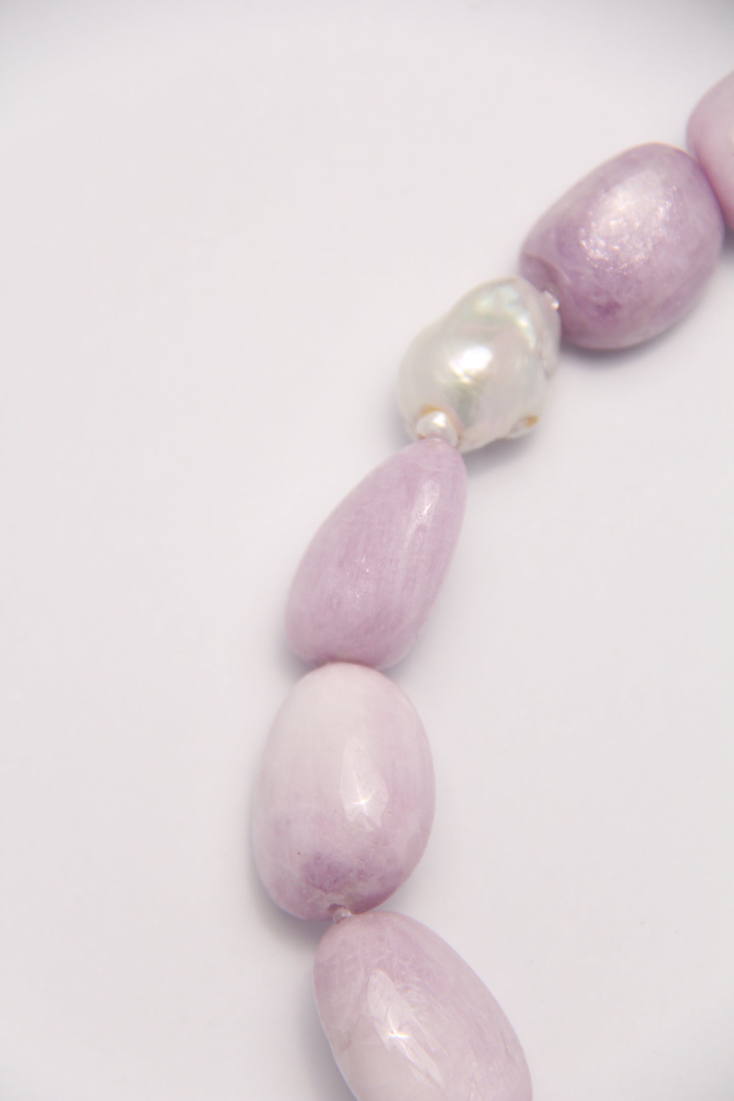 Necklace: kunzite, pearls