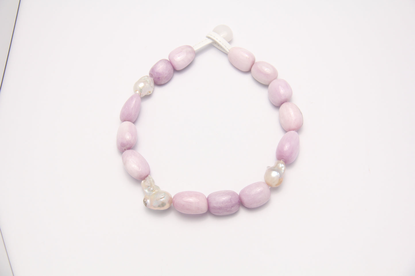 Necklace: kunzite, pearls