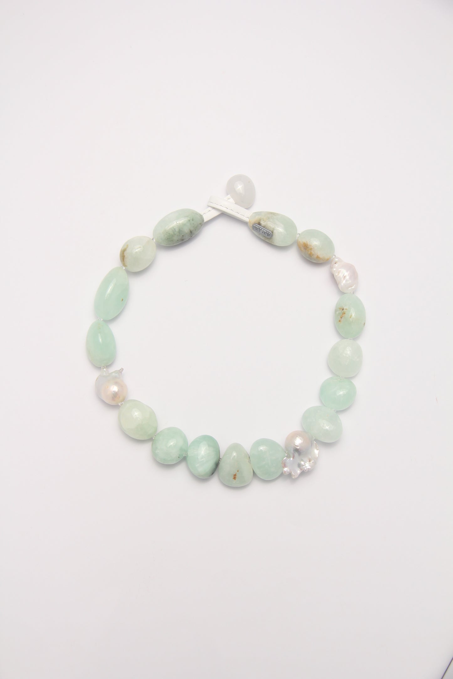 Necklace: prehnite, pearls