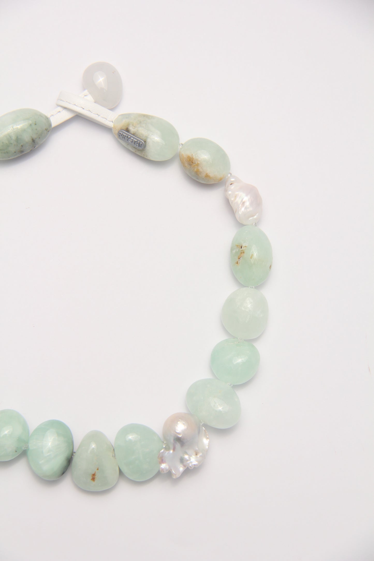 Necklace: prehnite, pearls