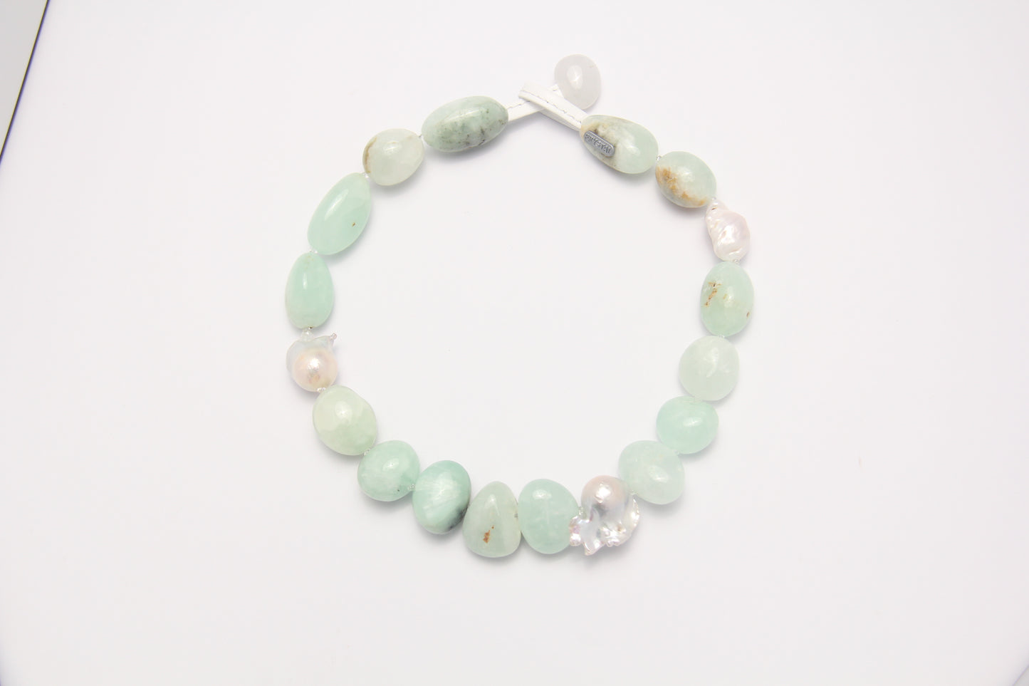 Necklace: prehnite, pearls