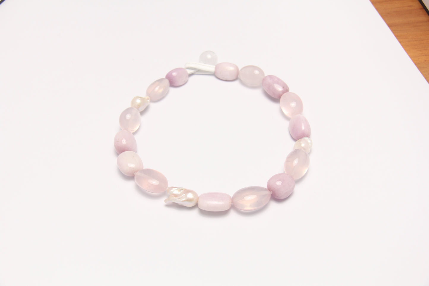 Necklace: kunzite, rose quartz, pearls