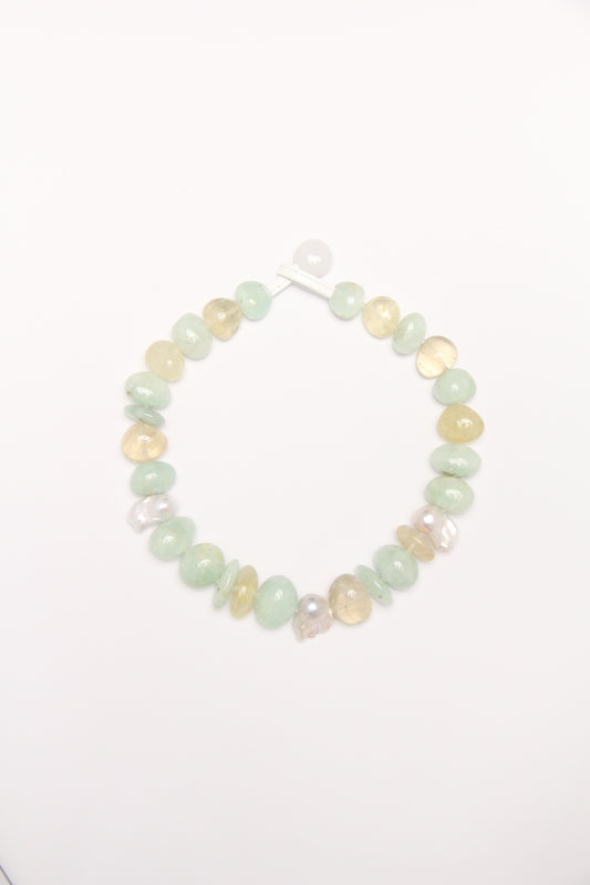 Necklace: prehnite, citrine, pearls