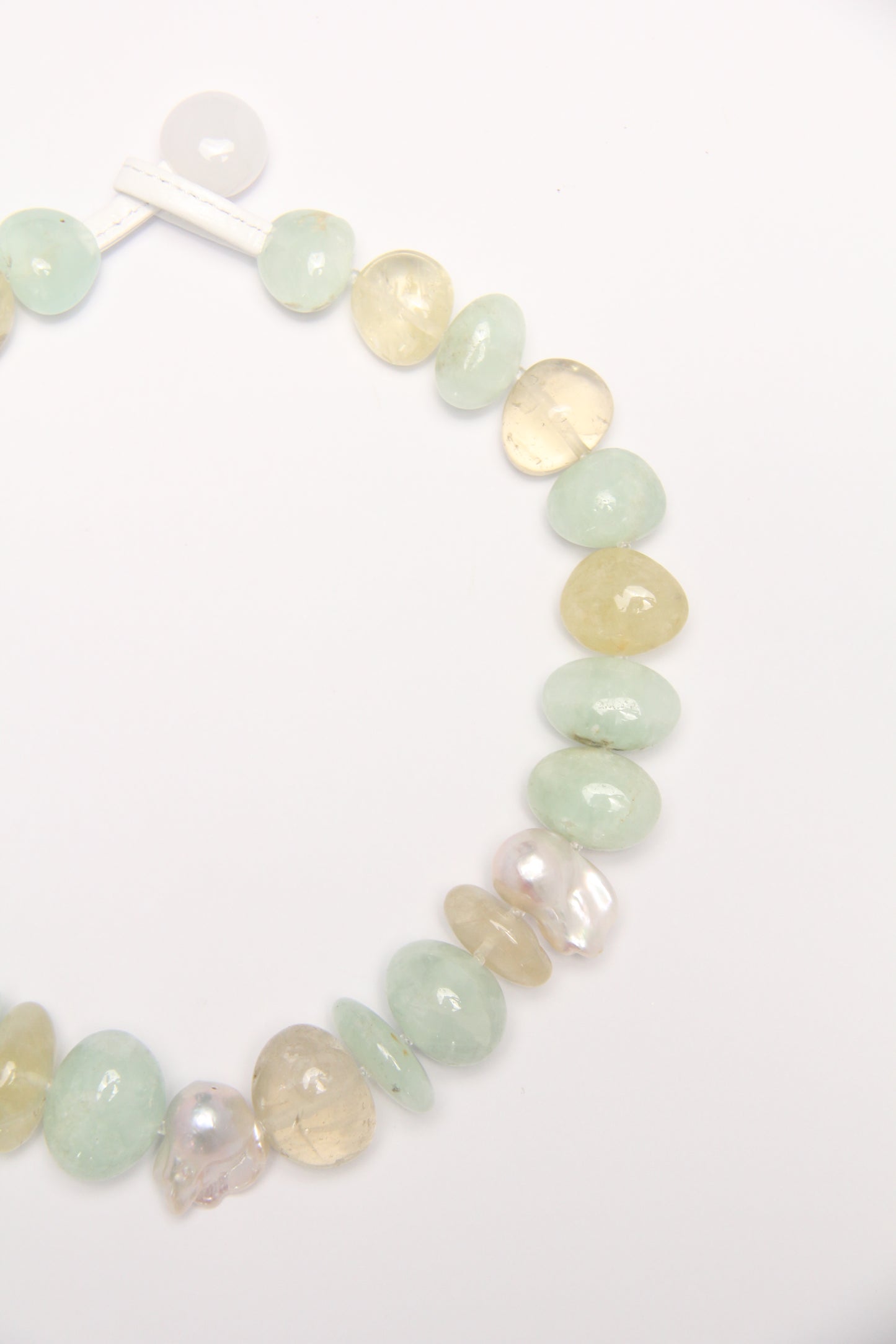 Necklace: prehnite, citrine, pearls