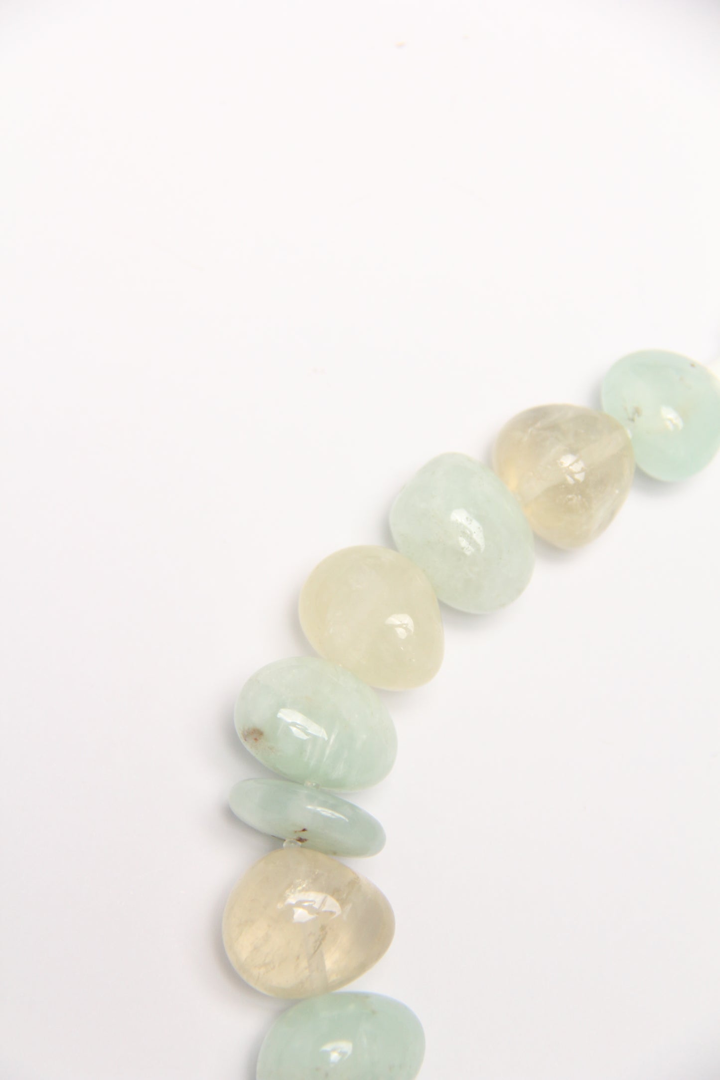 Necklace: prehnite, citrine, pearls