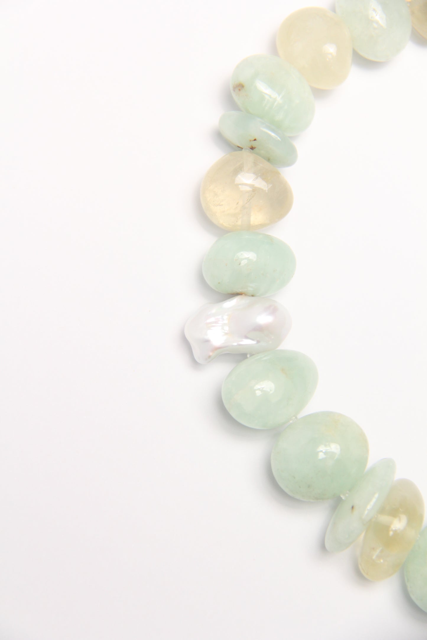 Necklace: prehnite, citrine, pearls