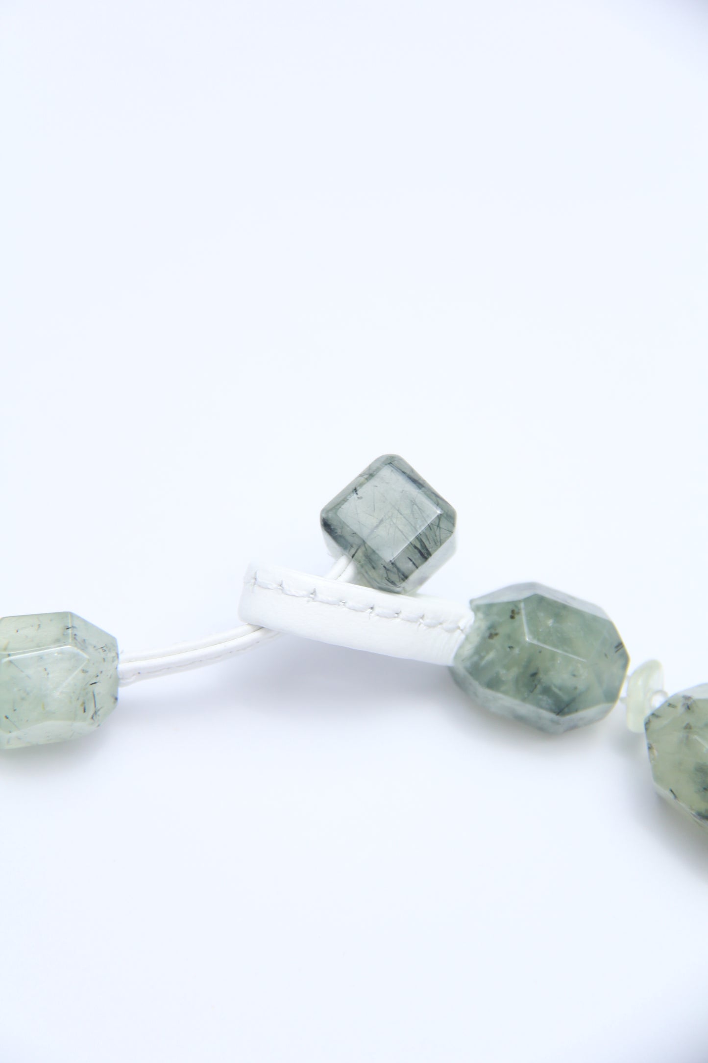 Necklace: prehnite