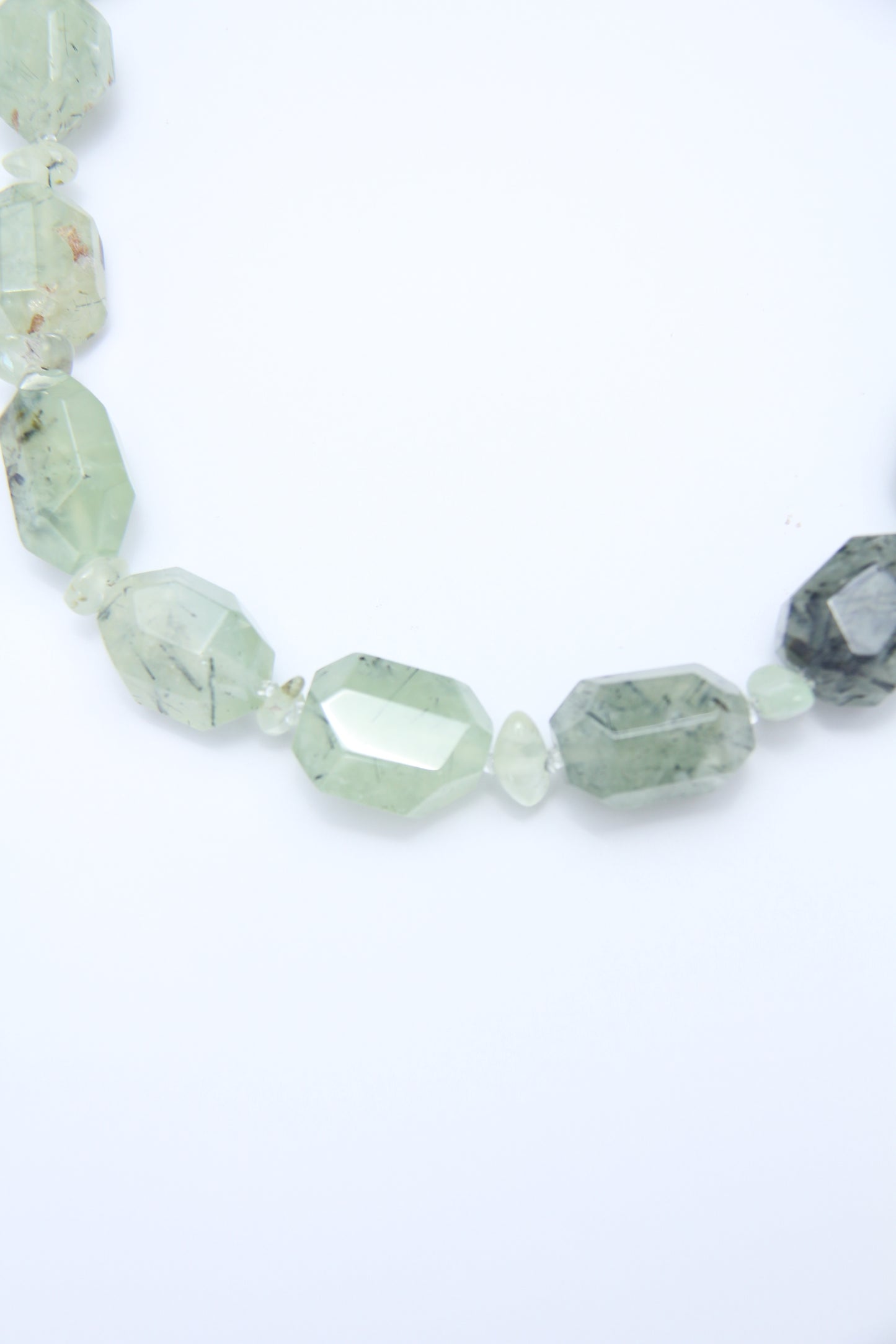 Necklace: prehnite