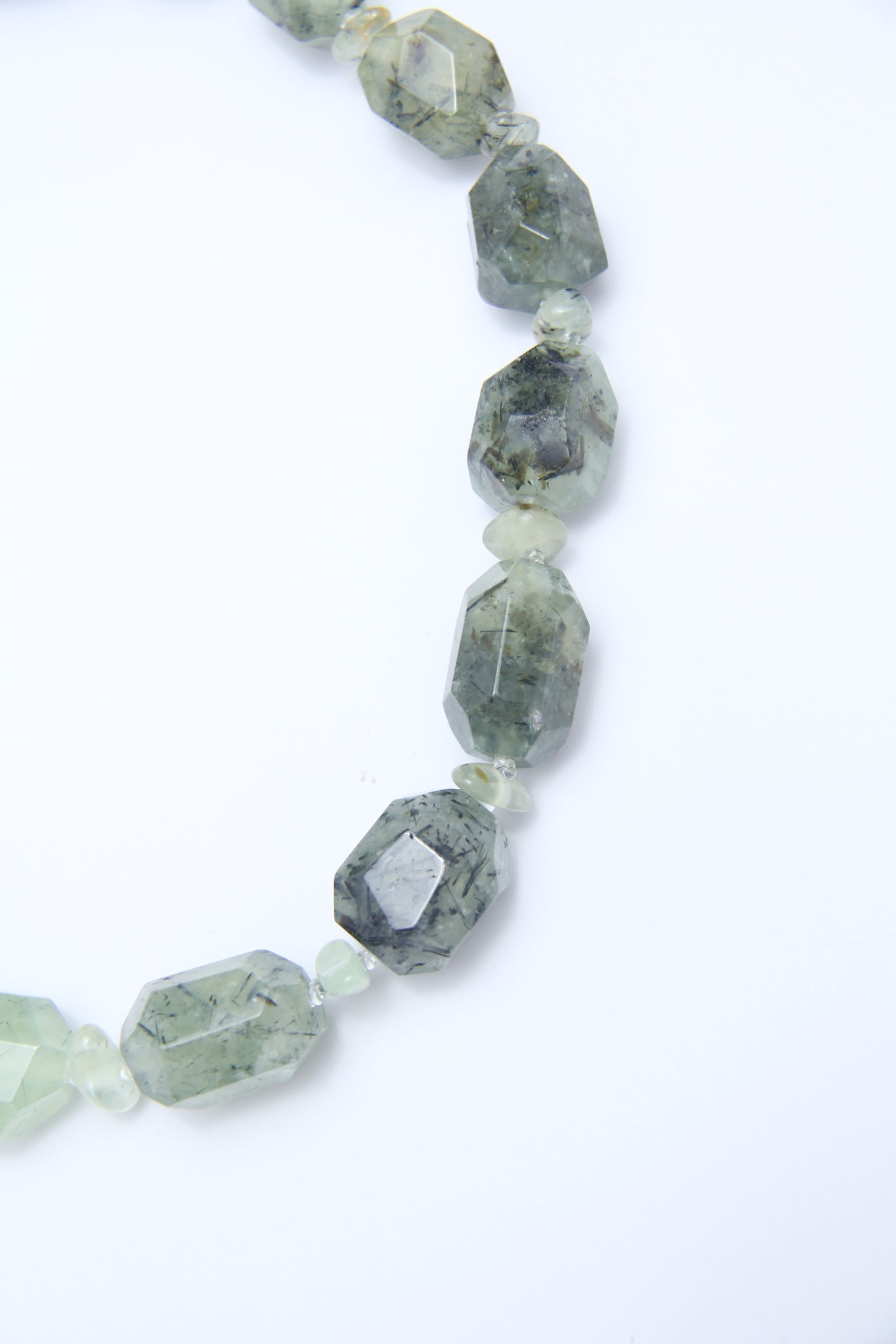 Necklace: prehnite