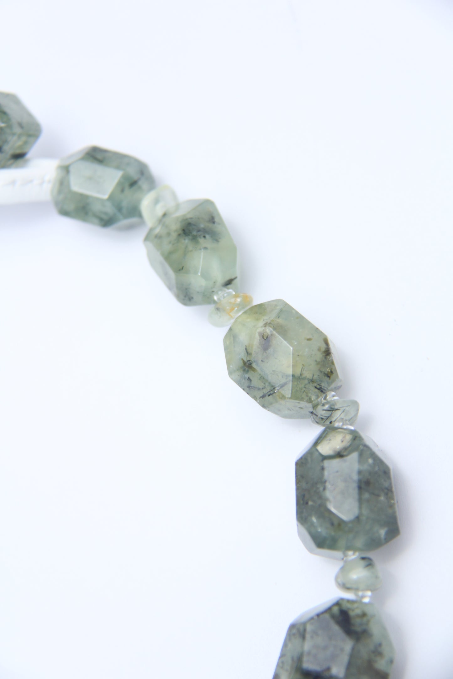 Necklace: prehnite