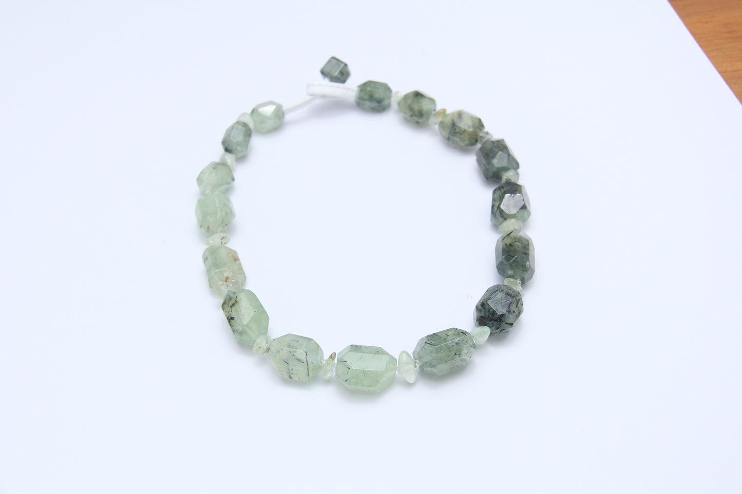 Necklace: prehnite