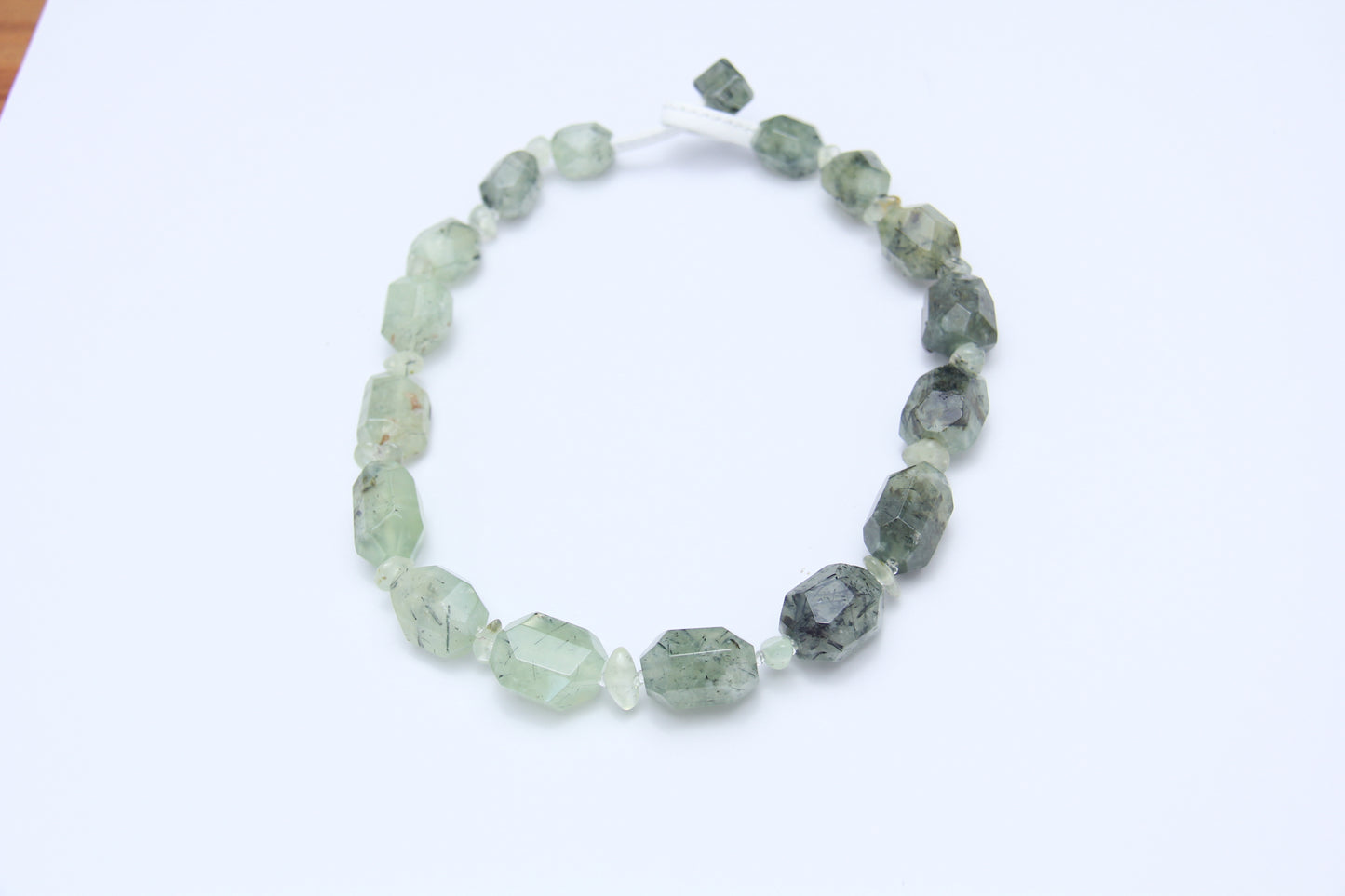 Necklace: prehnite