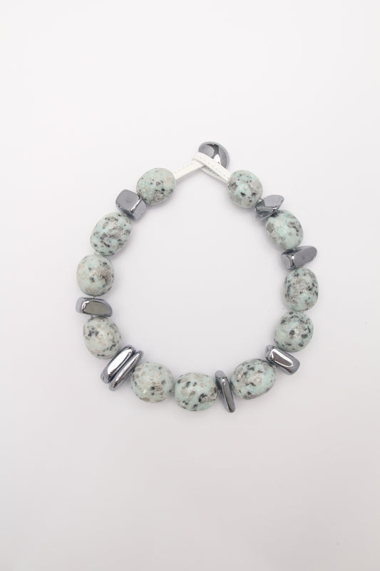 Necklace: kiwi jasper stone, titanium magnet