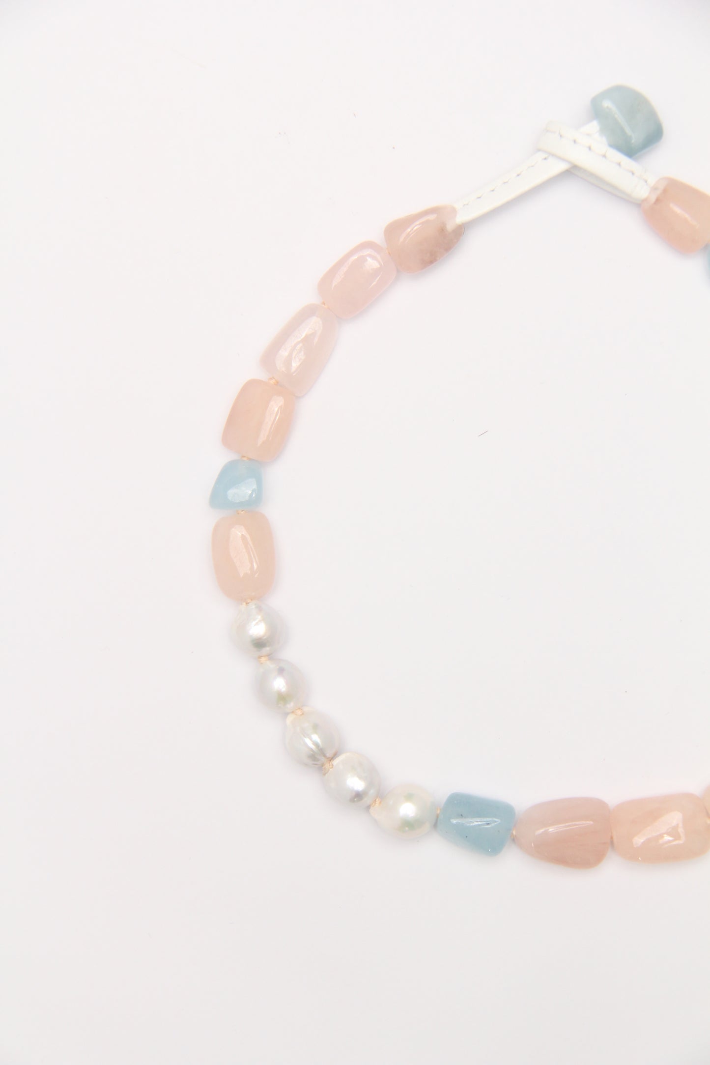 Necklace: morganite, pearls