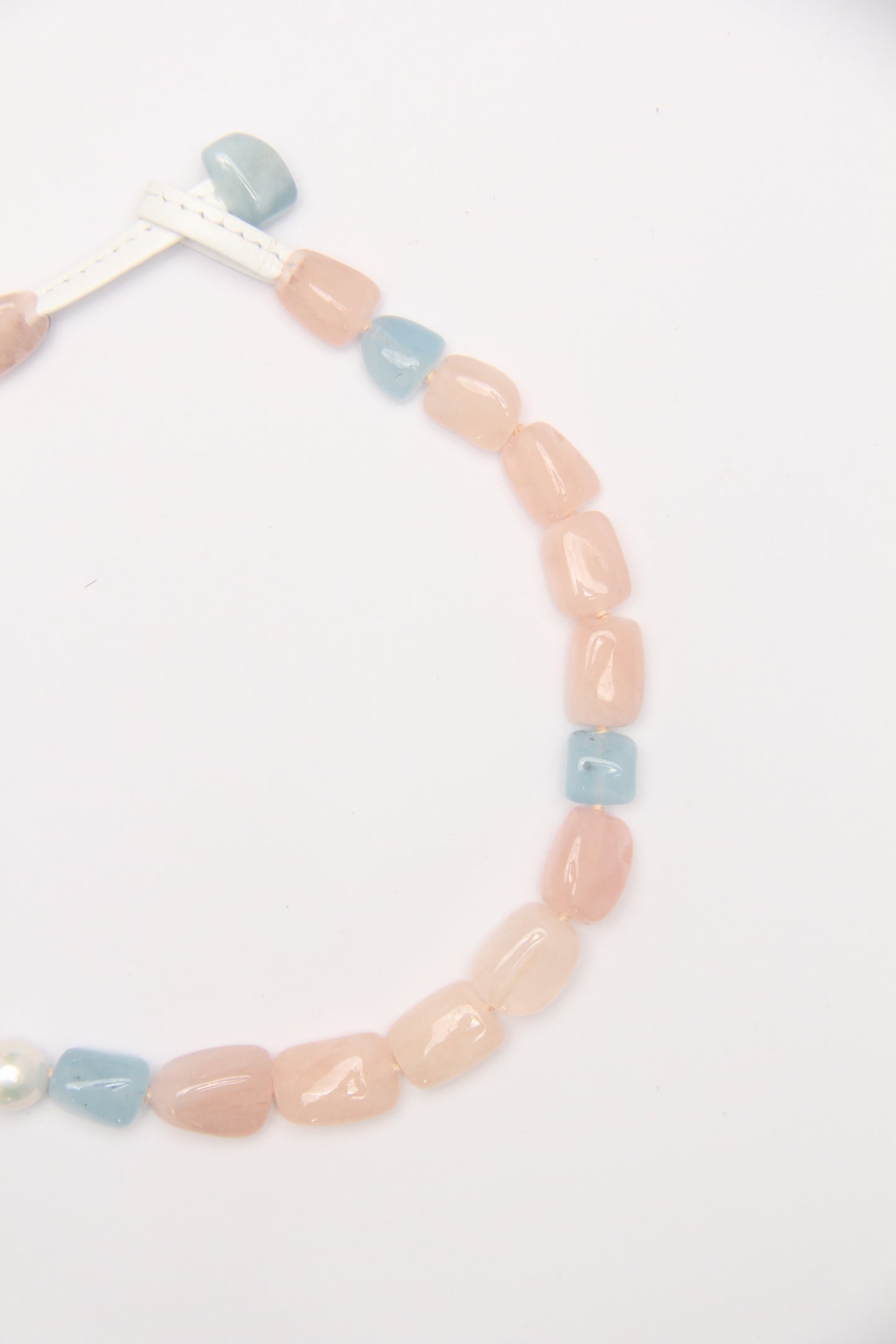 Necklace: morganite, pearls