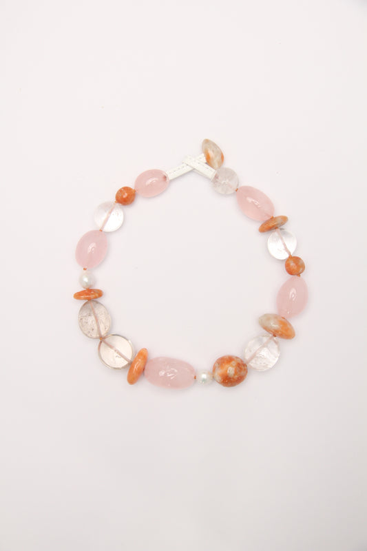 Necklace: rosequartz, quartz, calcite, pearls