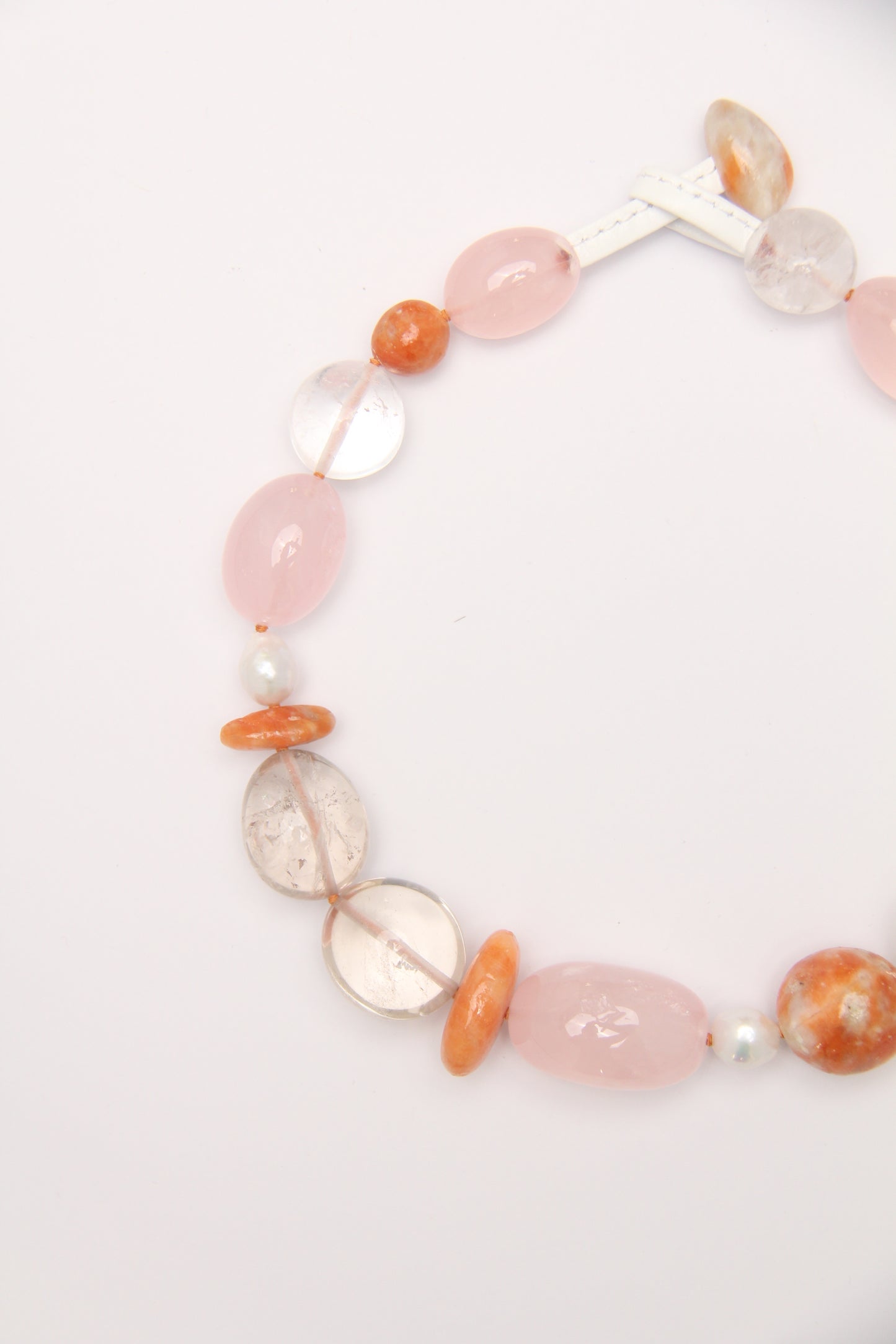 Necklace: rosequartz, quartz, calcite, pearls