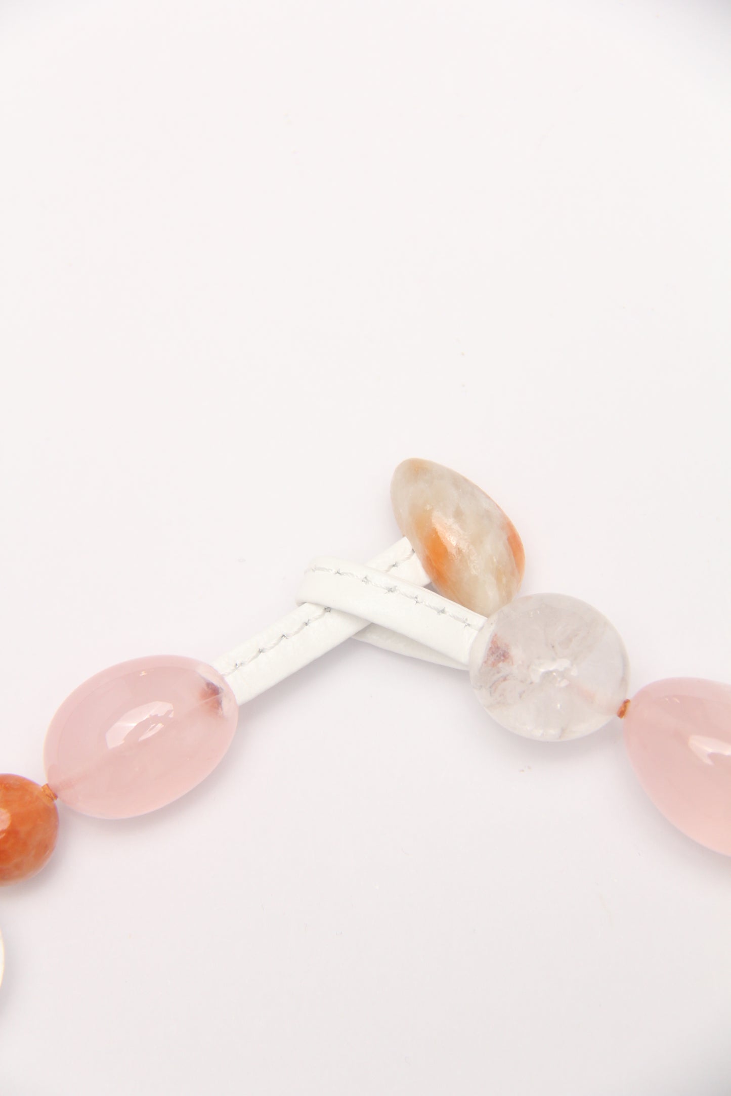 Necklace: rosequartz, quartz, calcite, pearls