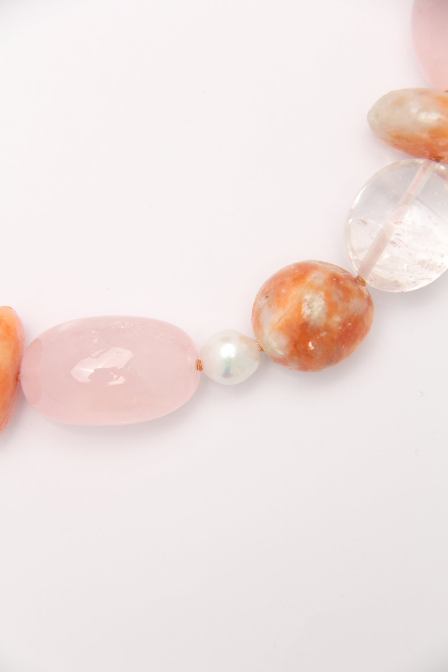 Necklace: rosequartz, quartz, calcite, pearls