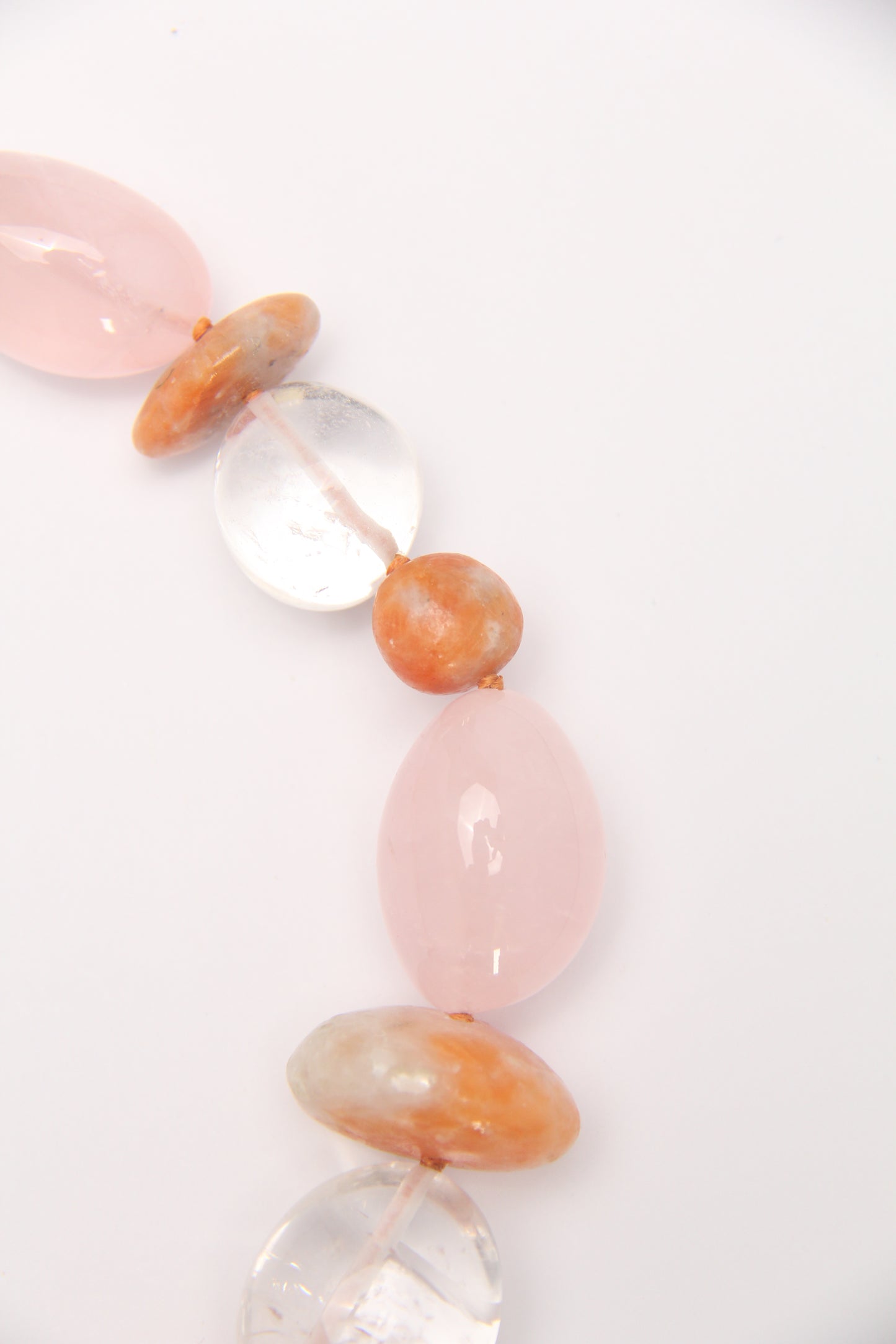 Necklace: rosequartz, quartz, calcite, pearls